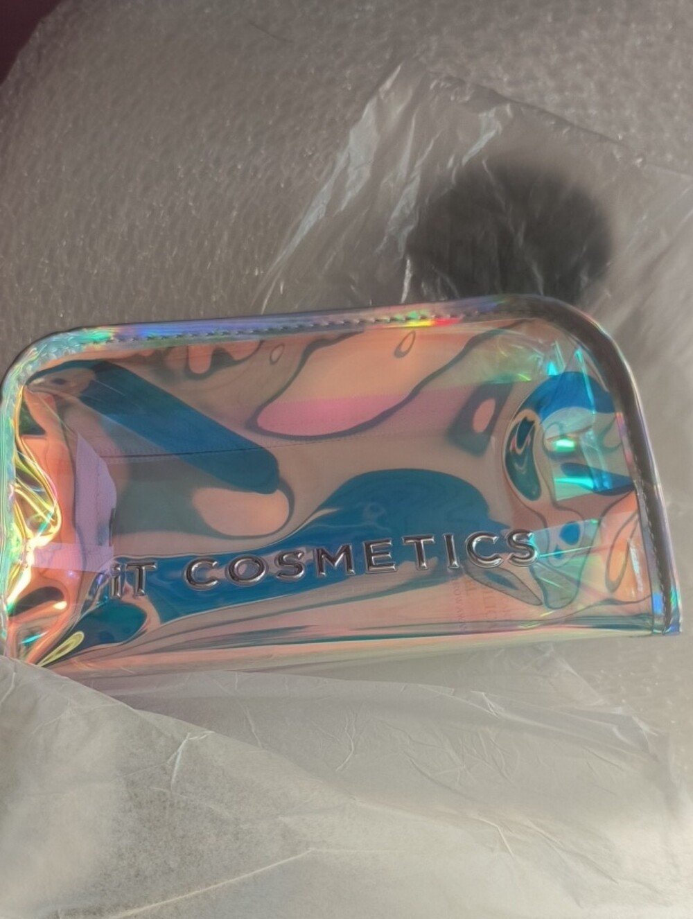 Iridescent Cosmetic Pouch - IT COSMETICS
